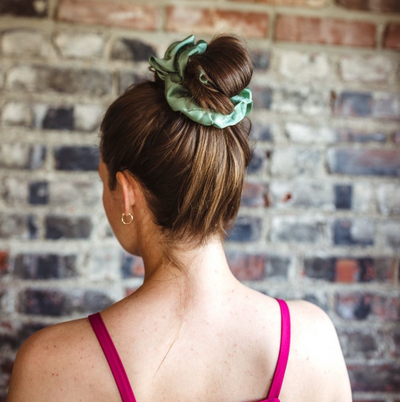 4 Summer Hairstyles Using Scrunchies & Claw Clips